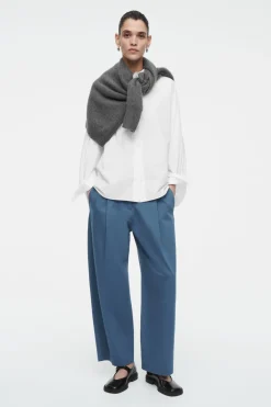 Clearance COS PLEATED BARREL-LEG CHINOS BLUE