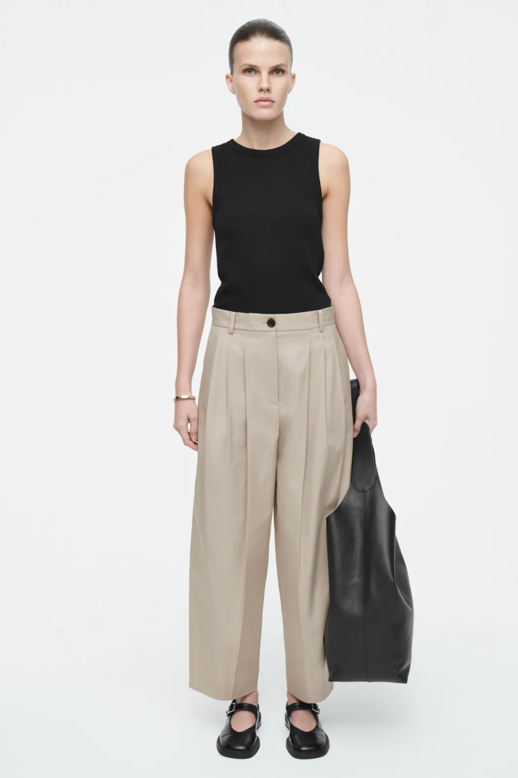 Best COS PLEATED BARREL-LEG COTTON PANTS BEIGE