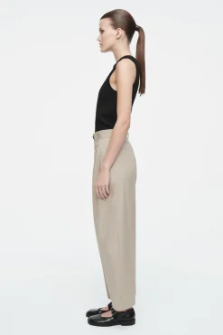 Best COS PLEATED BARREL-LEG COTTON PANTS BEIGE