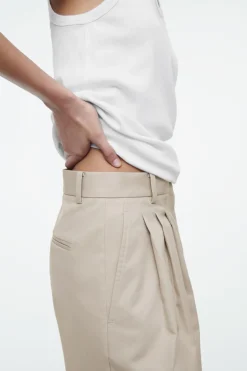 Best COS PLEATED BARREL-LEG COTTON PANTS BEIGE