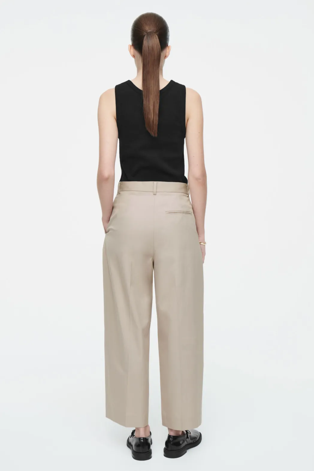 Best COS PLEATED BARREL-LEG COTTON PANTS BEIGE