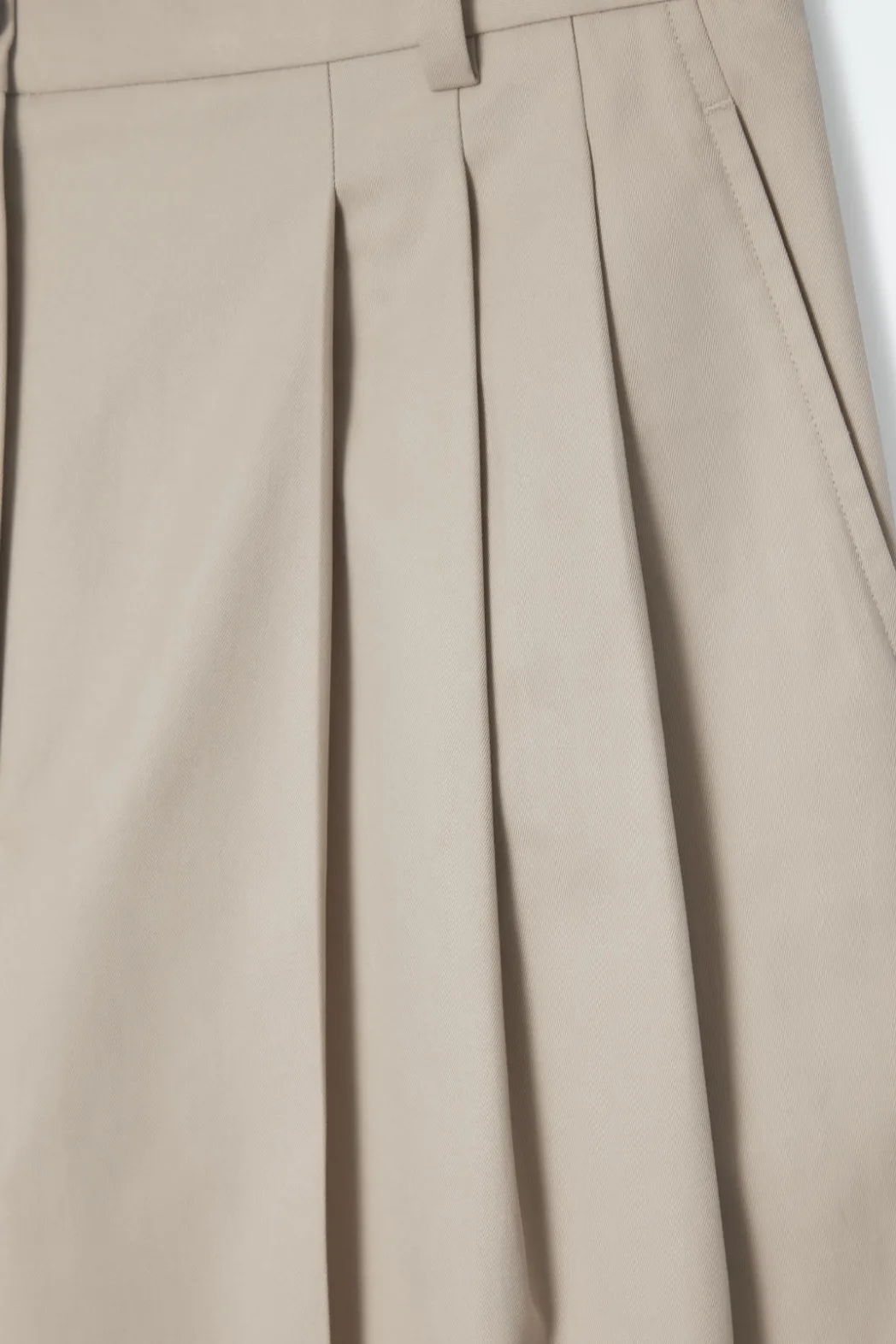 Best COS PLEATED BARREL-LEG COTTON PANTS BEIGE