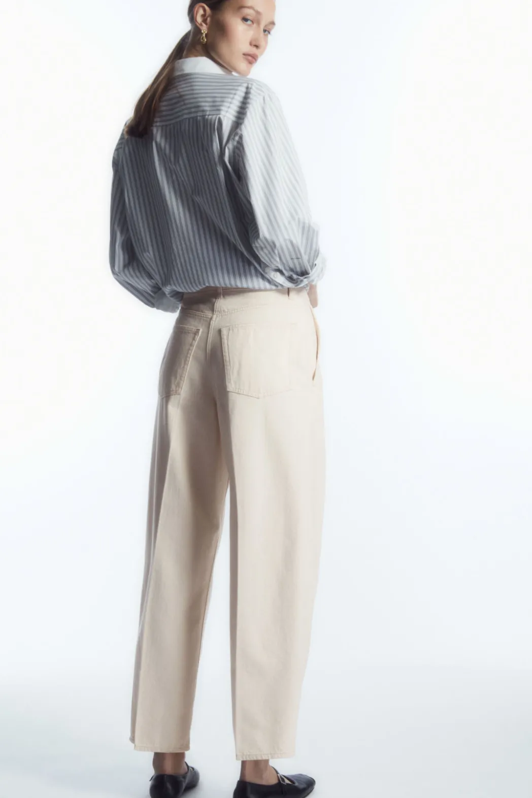 Best COS PLEATED BARREL-LEG DENIM PANTS CREAM