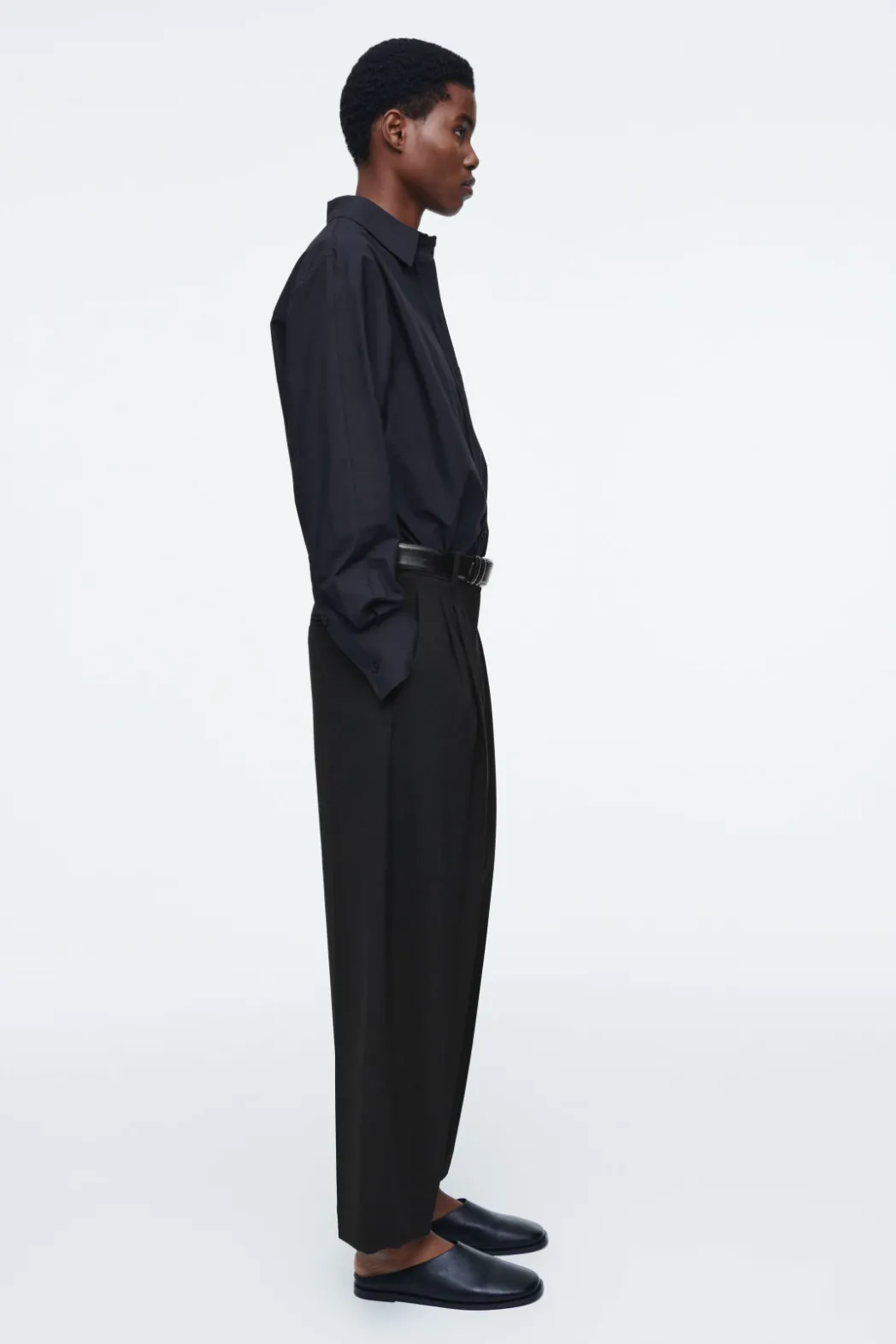 New COS PLEATED BARREL-LEG WOOL-BLEND PANTS BLACK