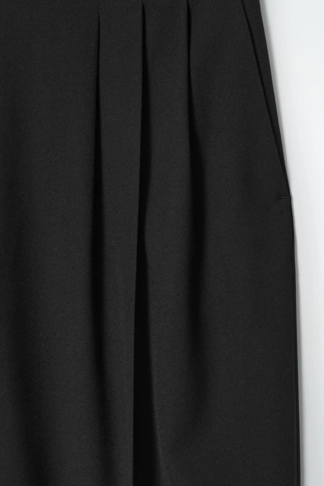 New COS PLEATED BARREL-LEG WOOL-BLEND PANTS BLACK