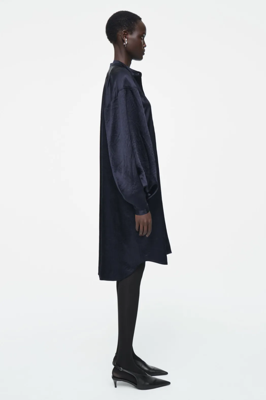 Outlet COS PLEATED-DETAIL SATIN MIDI DRESS NAVY