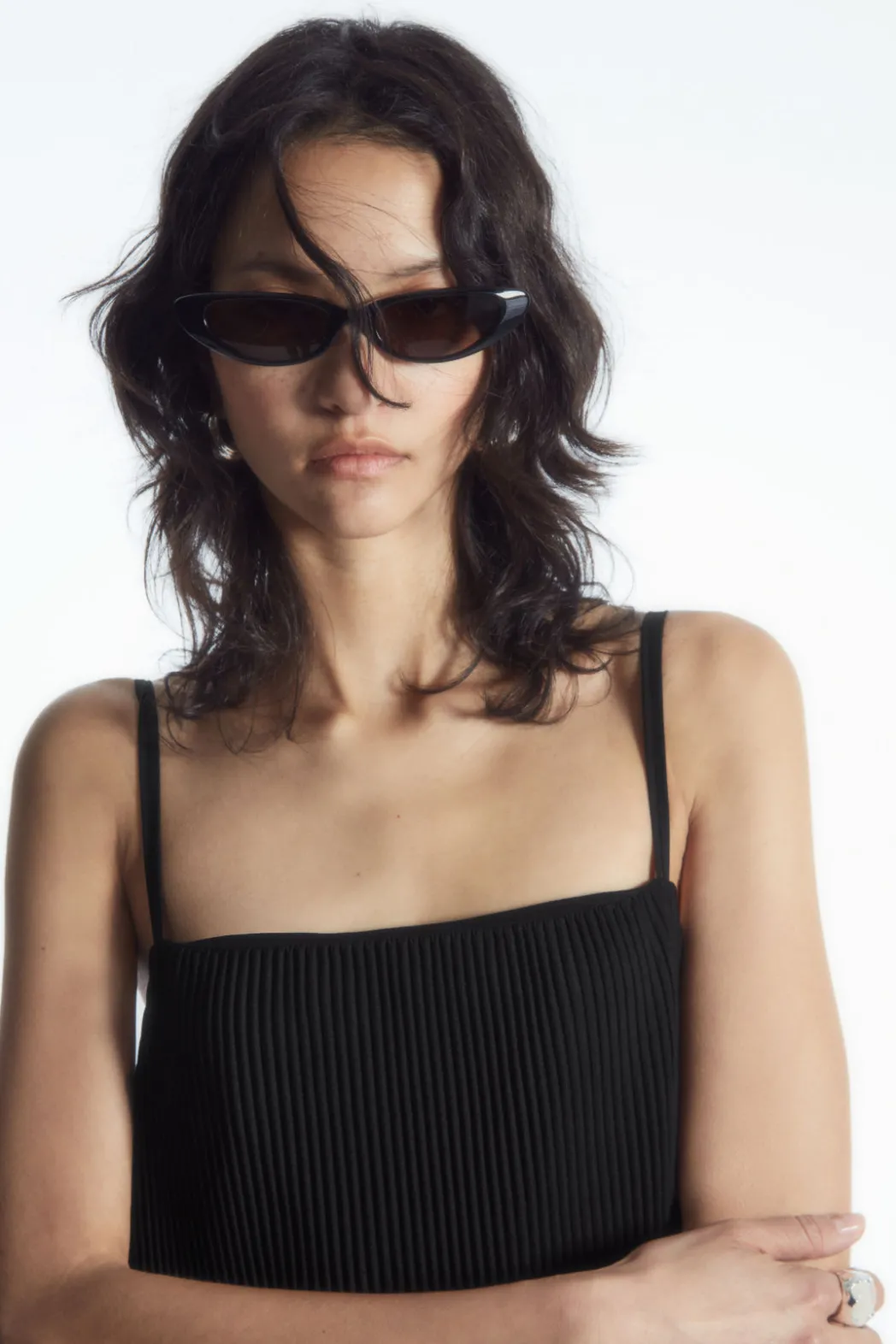 Sale COS PLISSÉ MIDI SLIP DRESS BLACK