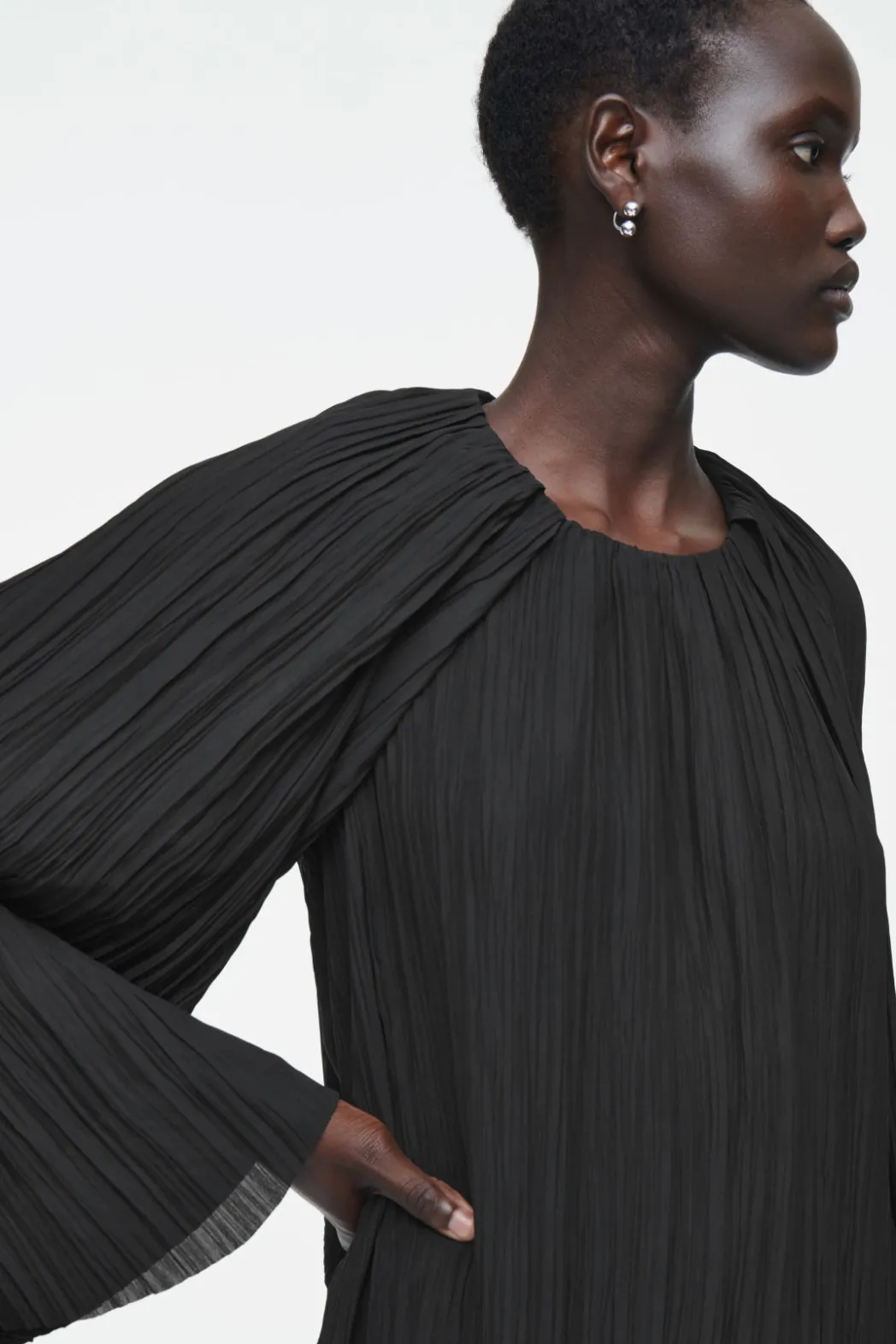 Best COS PLISSÉ MINI DRESS BLACK