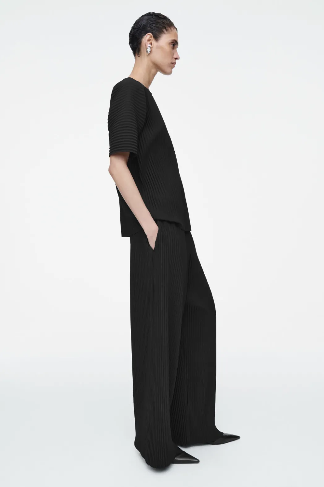Best COS PLISSÉ WIDE-LEG PANTS BLACK