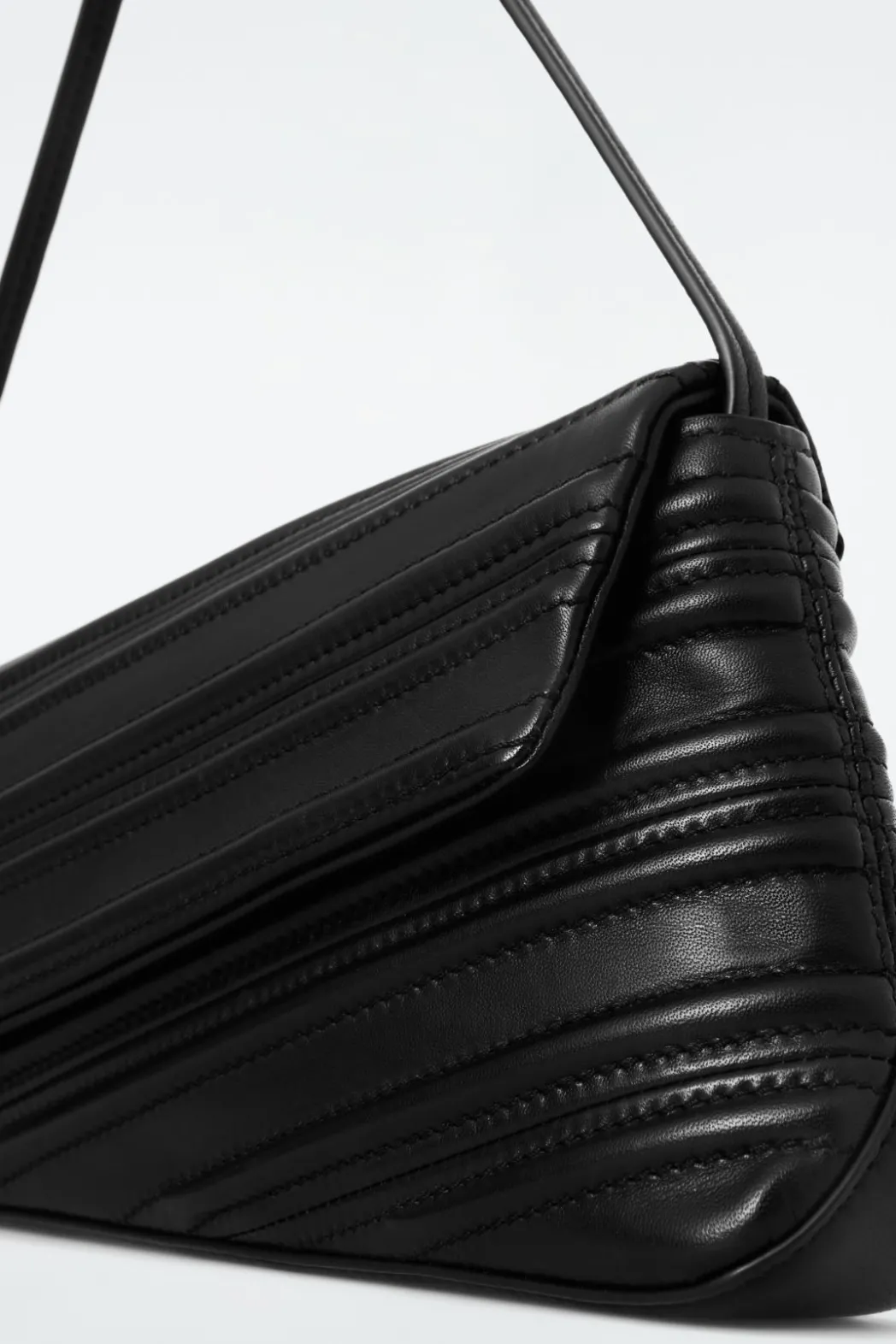 Clearance COS POINTE SHOULDER BAG - LEATHER BLACK
