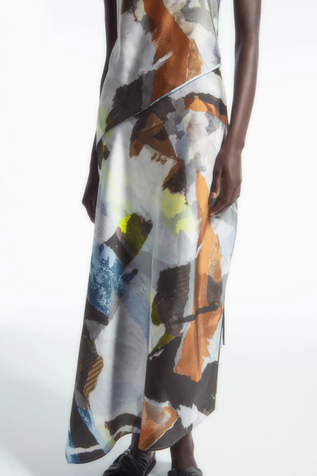 Discount COS PRINTED ASYMMETRIC MIDI DRESS LIGHT BLUE