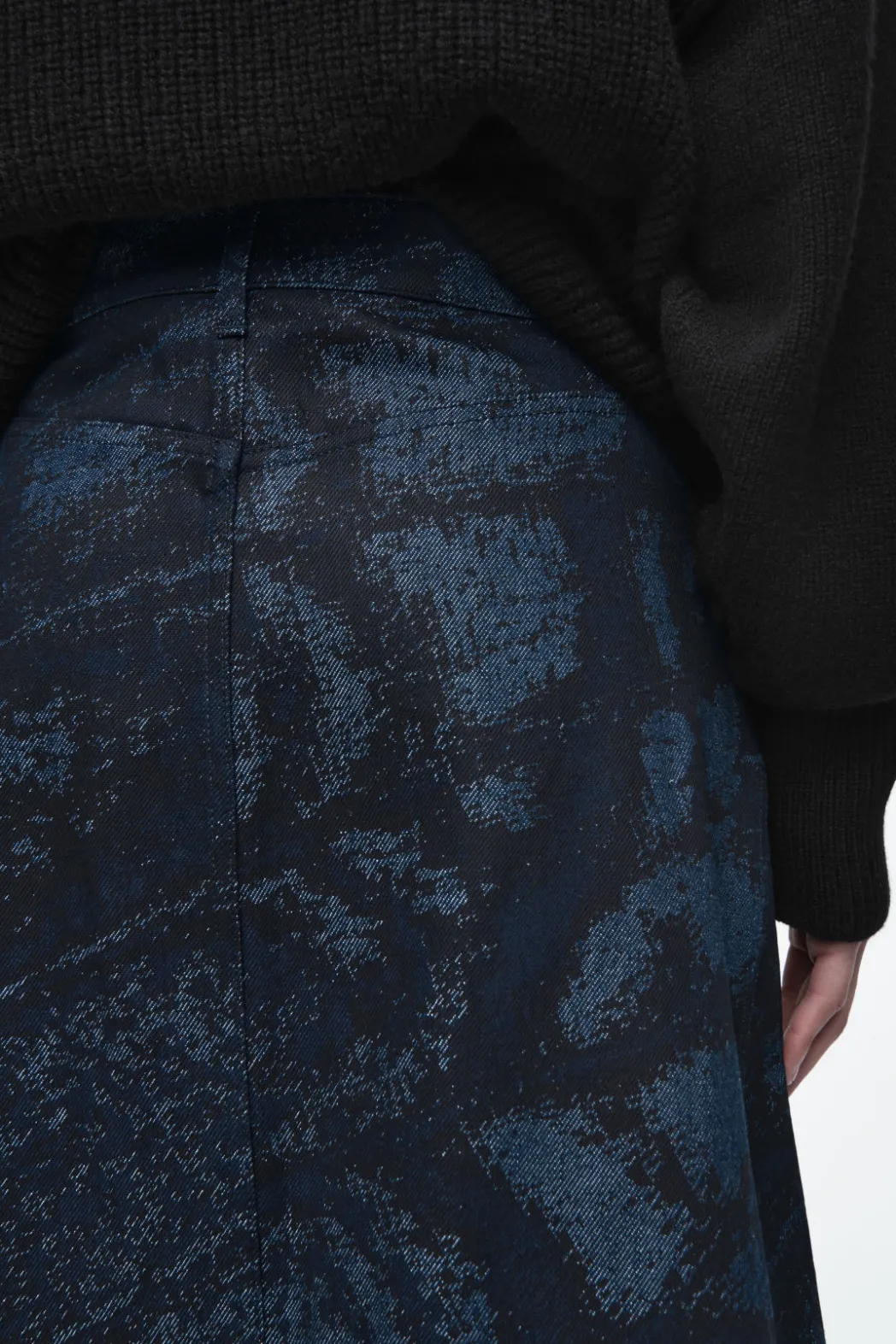 Discount COS PRINTED DENIM A-LINE MIDI SKIRT BLUE