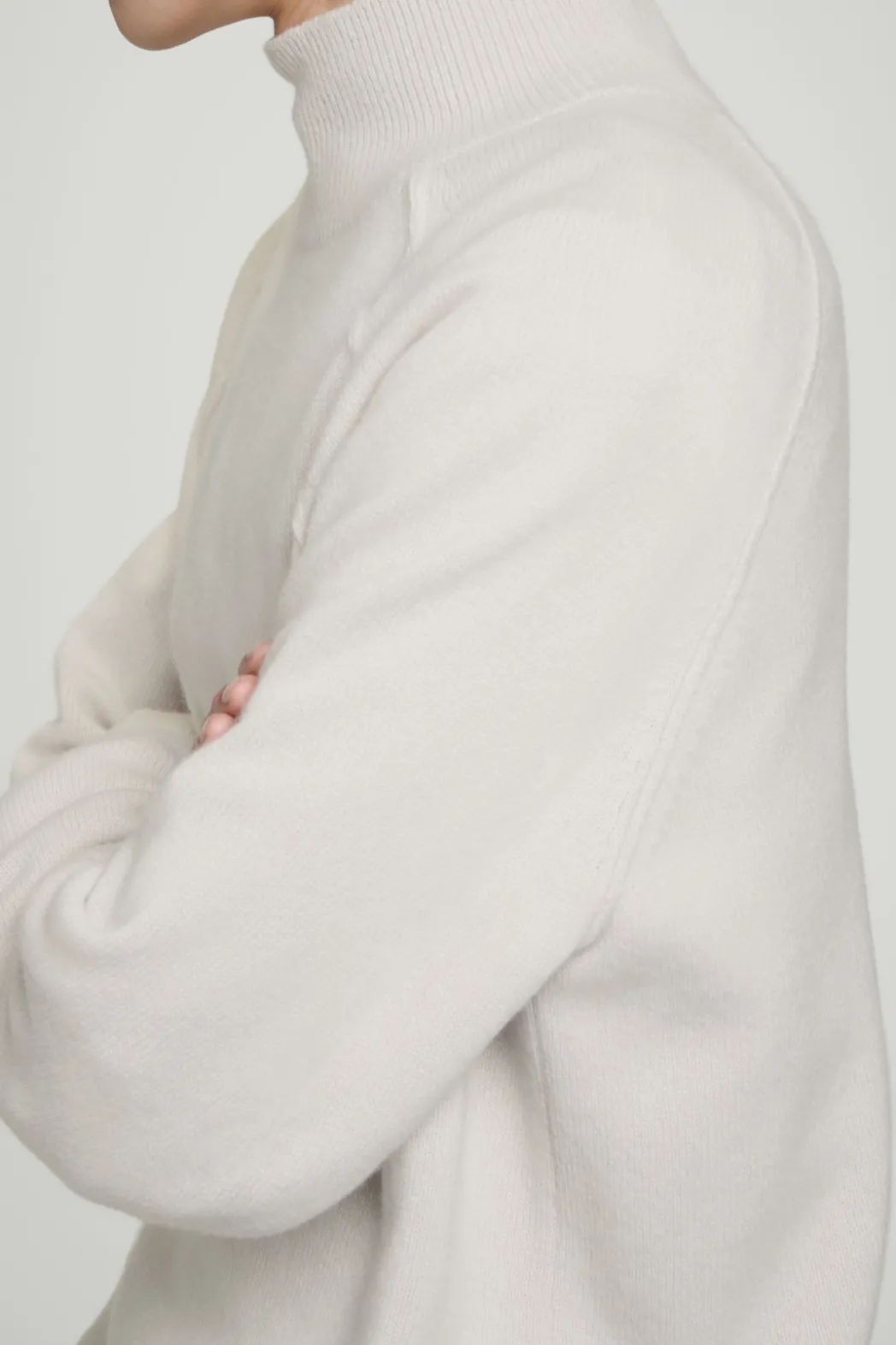 Outlet COS PURE CASHMERE FUNNEL-NECK SWEATER IVORY