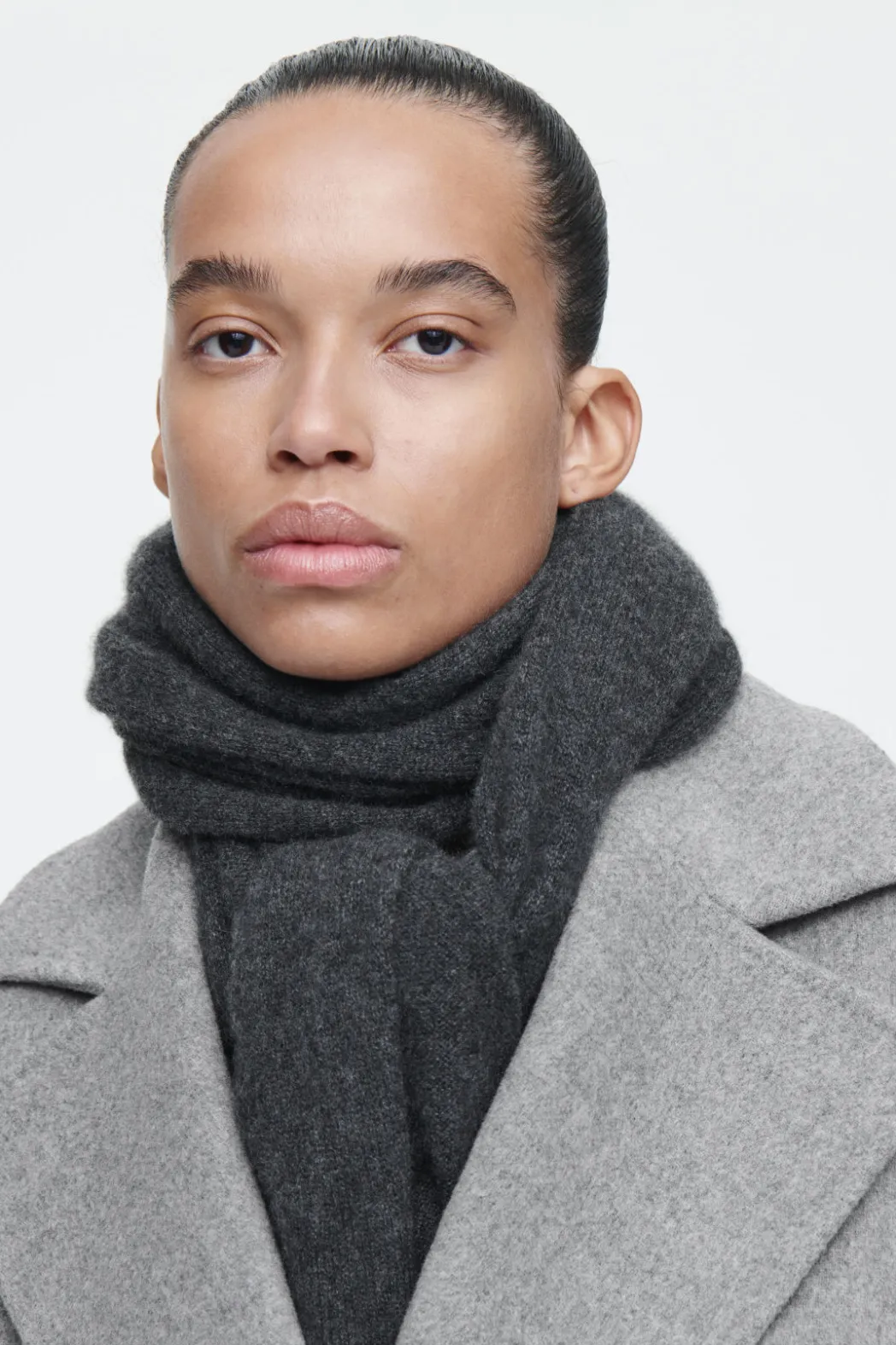 New COS PURE CASHMERE SCARF DARK GRAY
