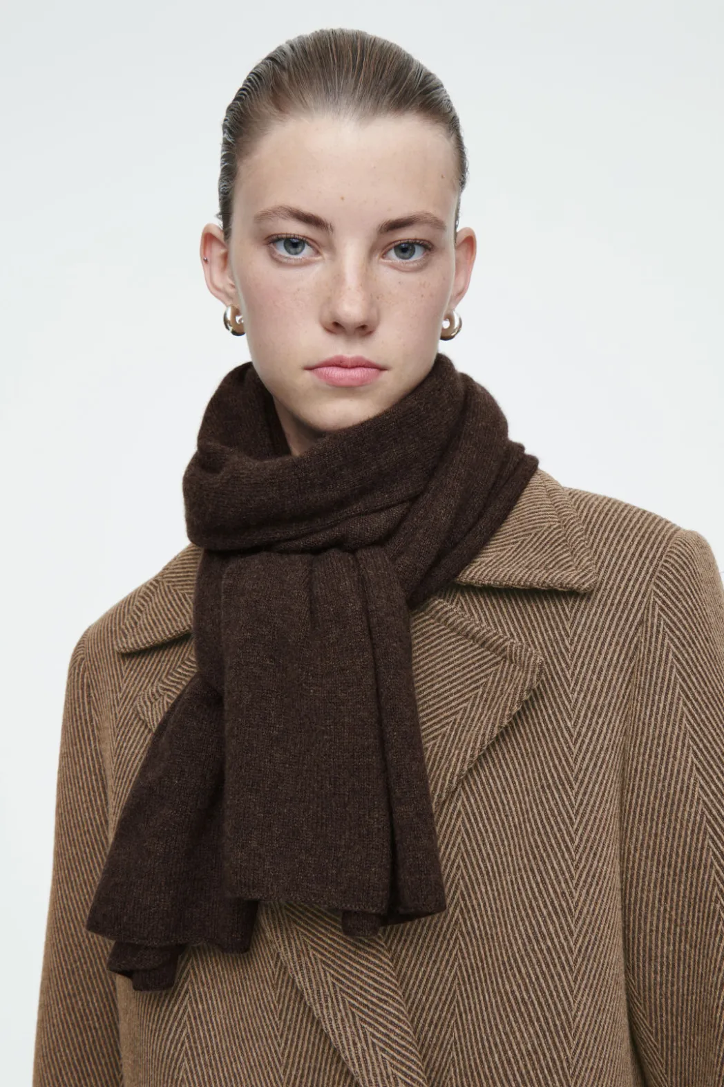 Online COS PURE CASHMERE SCARF BROWN