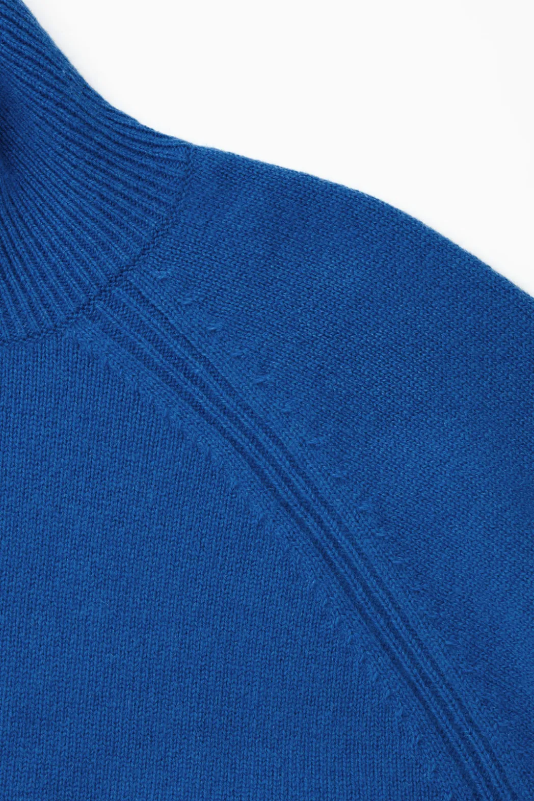 COS PURE CASHMERE TURTLENECK SWEATER BLUE