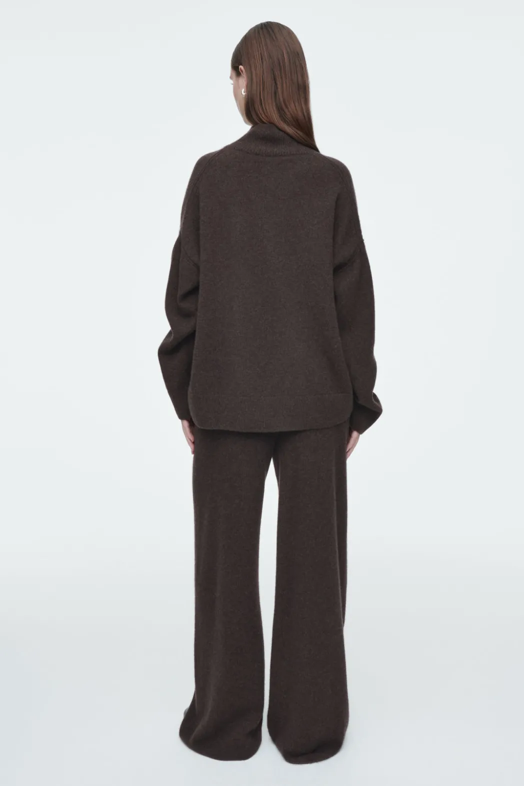 Outlet COS PURE CASHMERE TURTLENECK SWEATER DARK BROWN