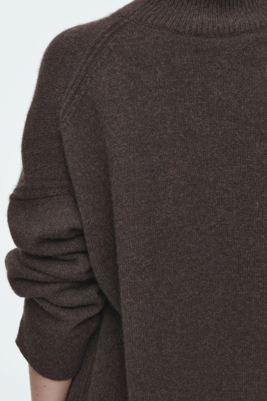 Outlet COS PURE CASHMERE TURTLENECK SWEATER DARK BROWN