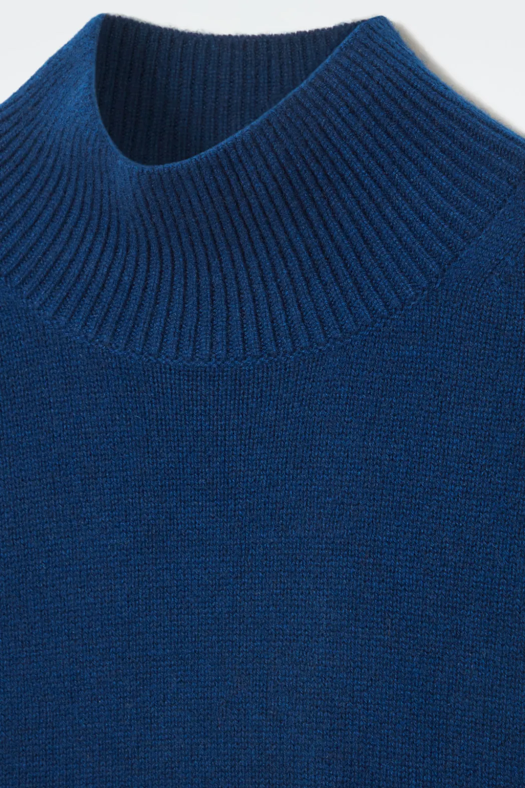 Sale COS PURE CASHMERE TURTLENECK SWEATER DARK BLUE
