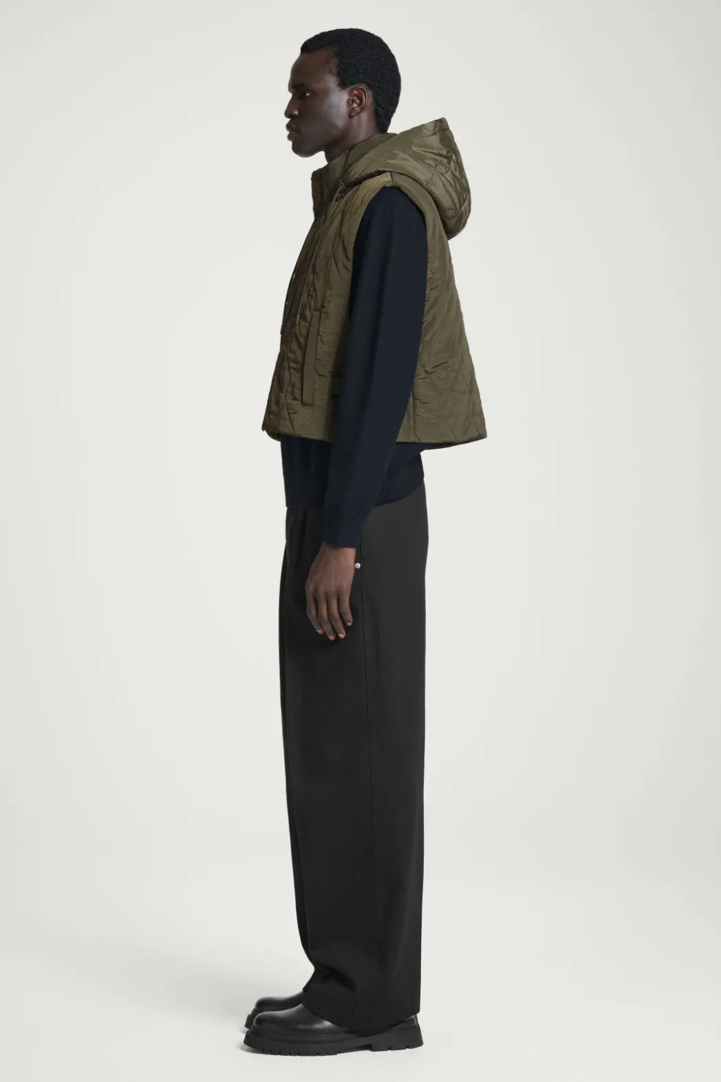 Best COS QUILTED HOODED HYBRID VEST DARK GREEN