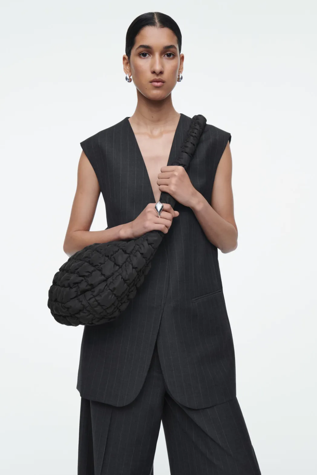 Sale COS QUILTED MESSENGER BLACK