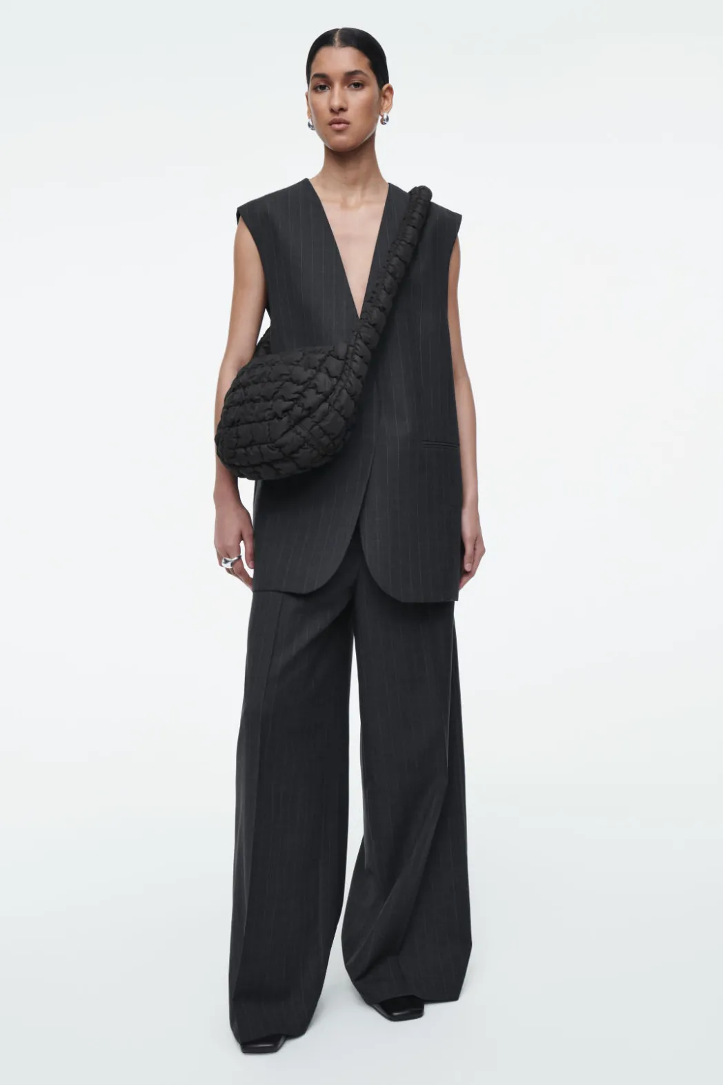 Sale COS QUILTED MESSENGER BLACK