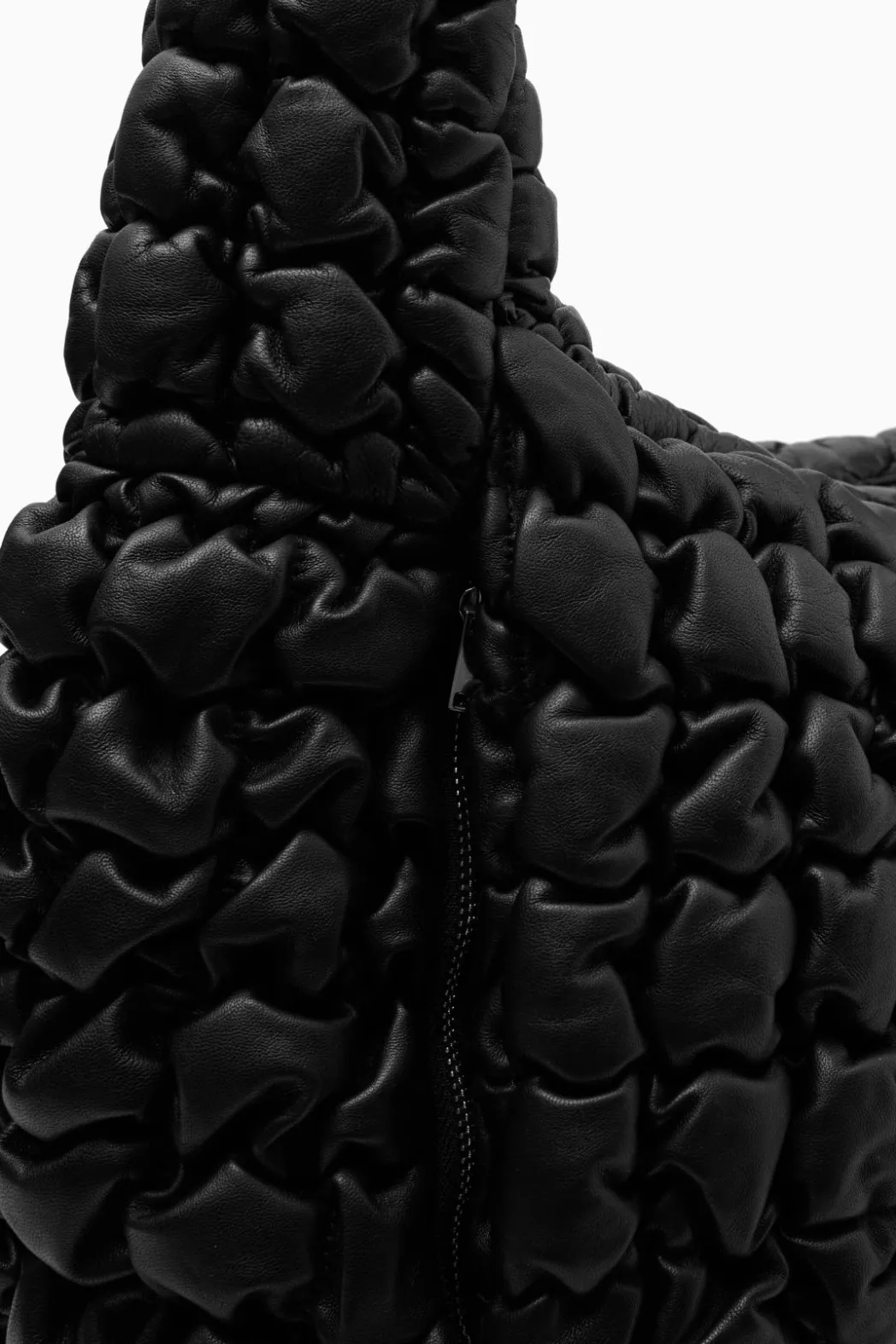 Discount COS QUILTED OVERSIZED CROSSBODY BAG - LEATHER BLACK
