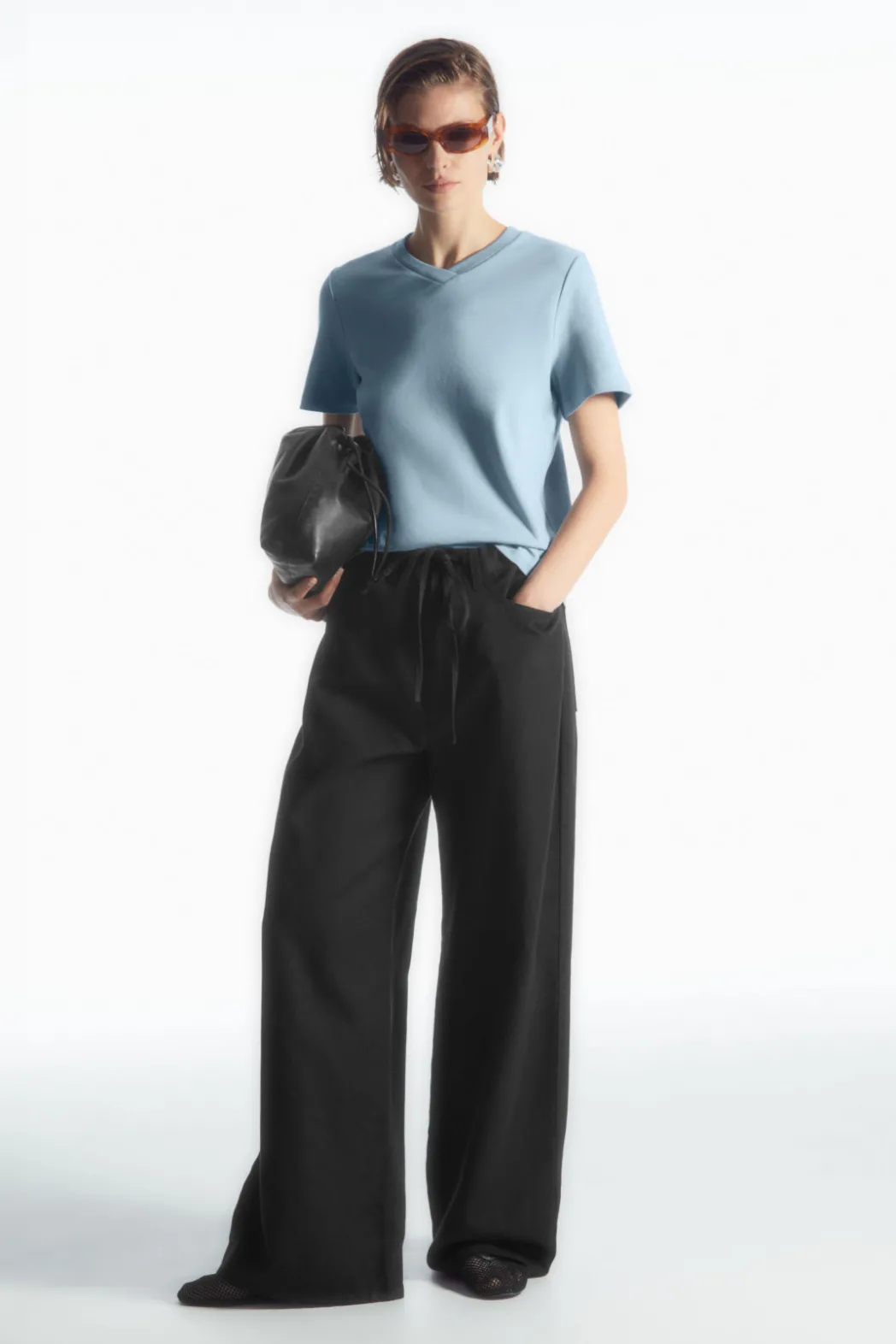 Hot COS REGULAR BOXY V-NECK T-SHIRT LIGHT BLUE