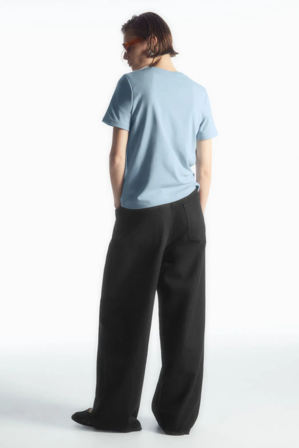 Hot COS REGULAR BOXY V-NECK T-SHIRT LIGHT BLUE