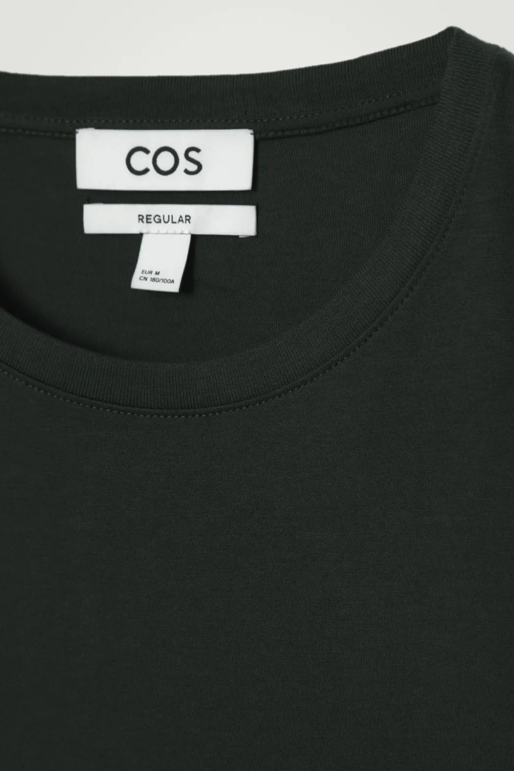 Discount COS REGULAR COTTON T-SHIRT dark green