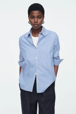 COS REGULAR CURVED-HEM SHIRT BLUE / STRIPED