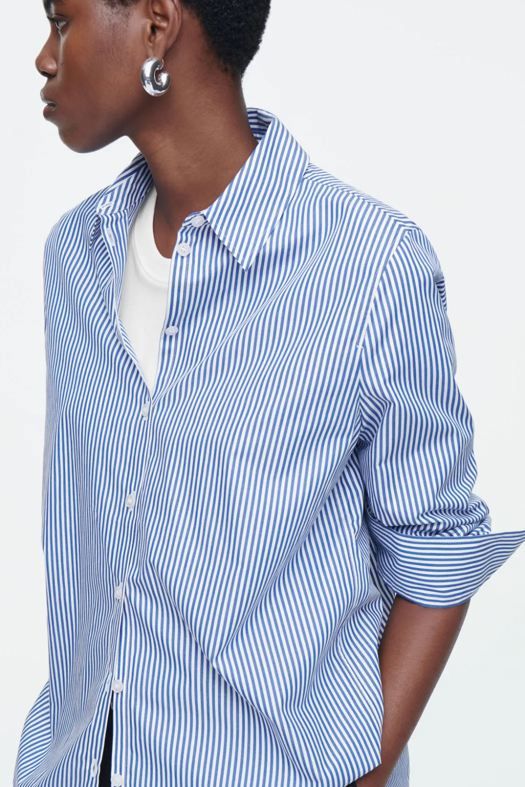 COS REGULAR CURVED-HEM SHIRT BLUE / STRIPED