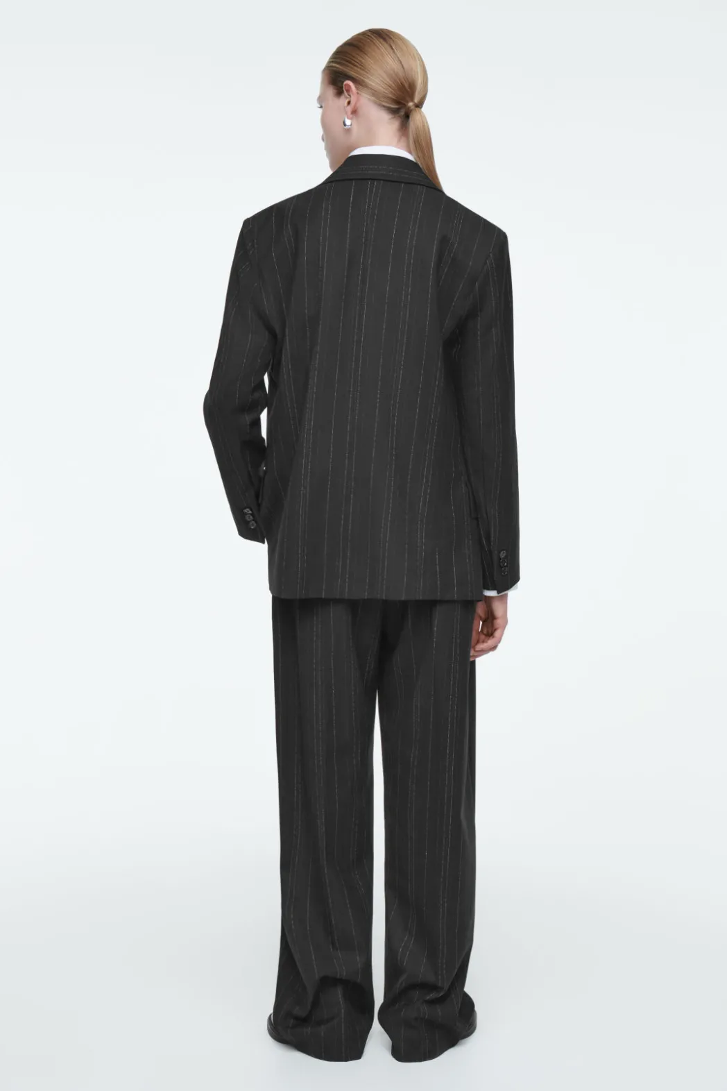 Online COS REGULAR DRAPED PINSTRIPED BLAZER BLACK / PINSTRIPED
