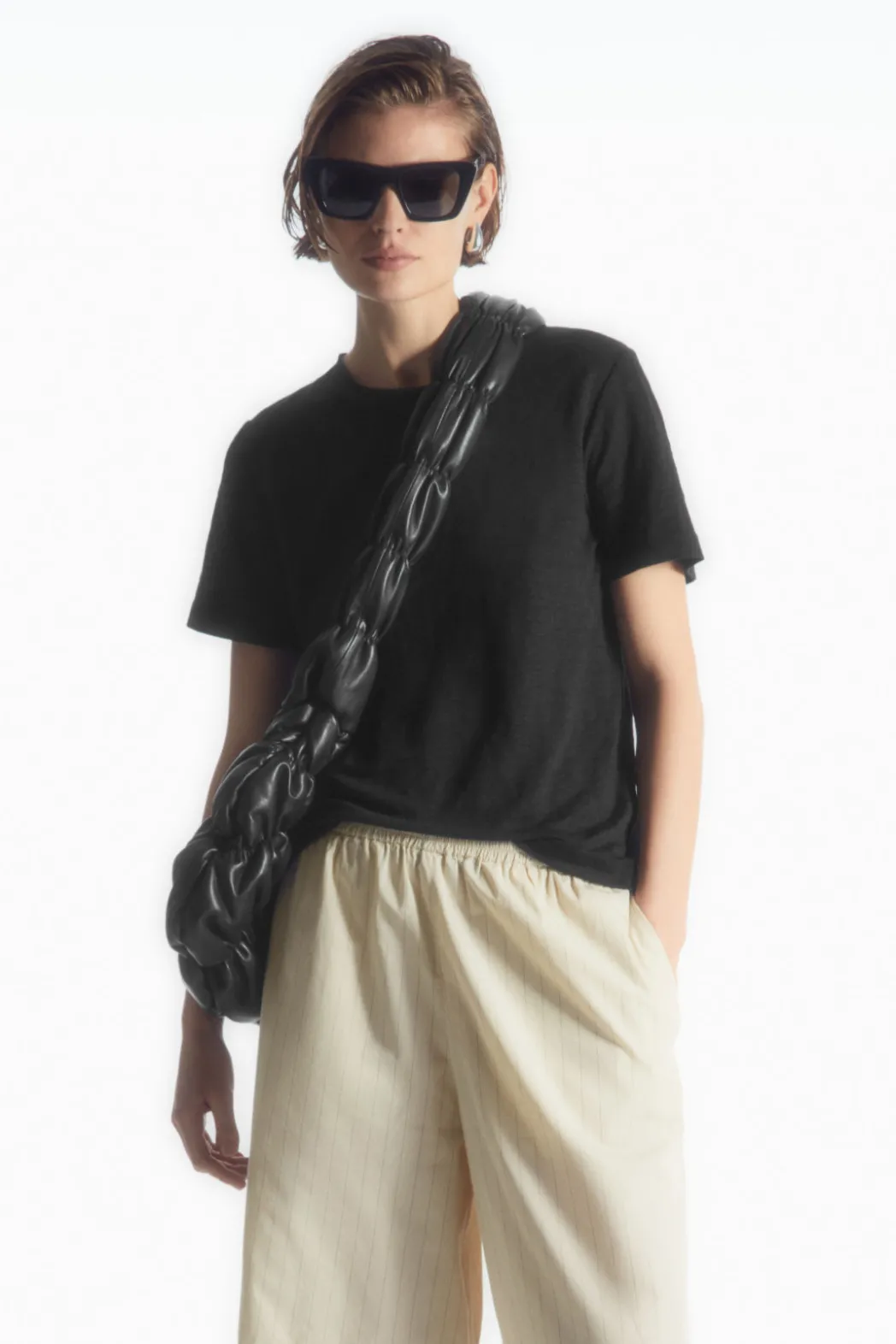 Sale COS REGULAR LINEN T-SHIRT Black