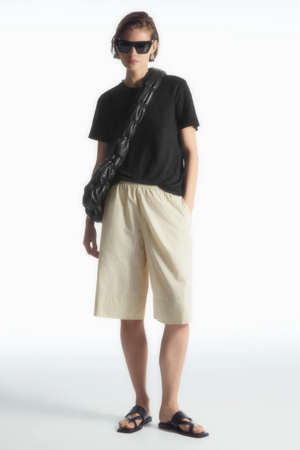 Sale COS REGULAR LINEN T-SHIRT Black