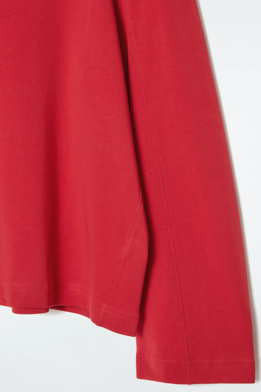 COS REGULAR LONG-SLEEVED T-SHIRT RED