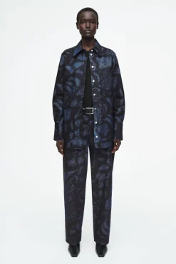 New COS REGULAR PRINTED DENIM SHIRT DARK BLUE