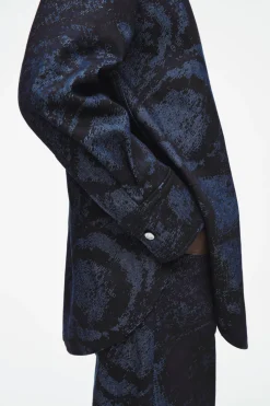 New COS REGULAR PRINTED DENIM SHIRT DARK BLUE