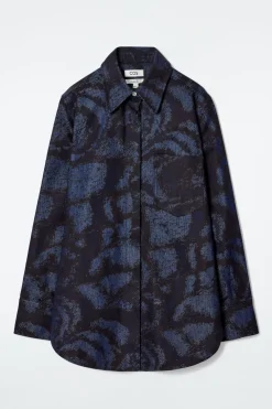 New COS REGULAR PRINTED DENIM SHIRT DARK BLUE
