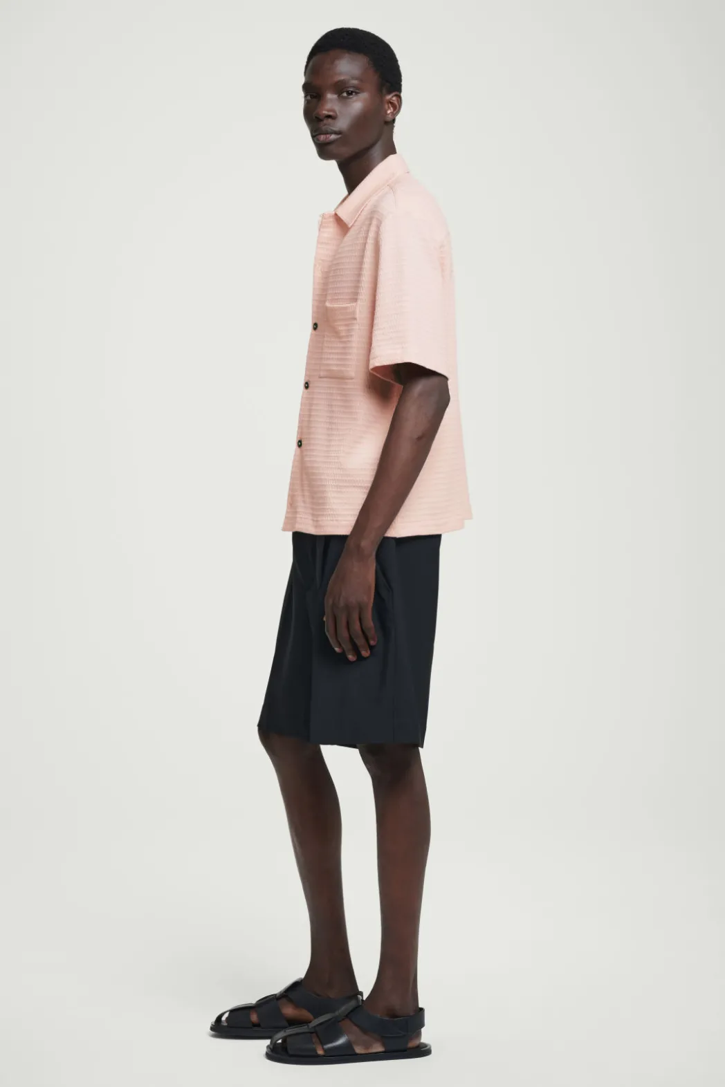 Clearance COS REGULAR SEERSUCKER COTTON SHORT-SLEEVED SHIRT PINK