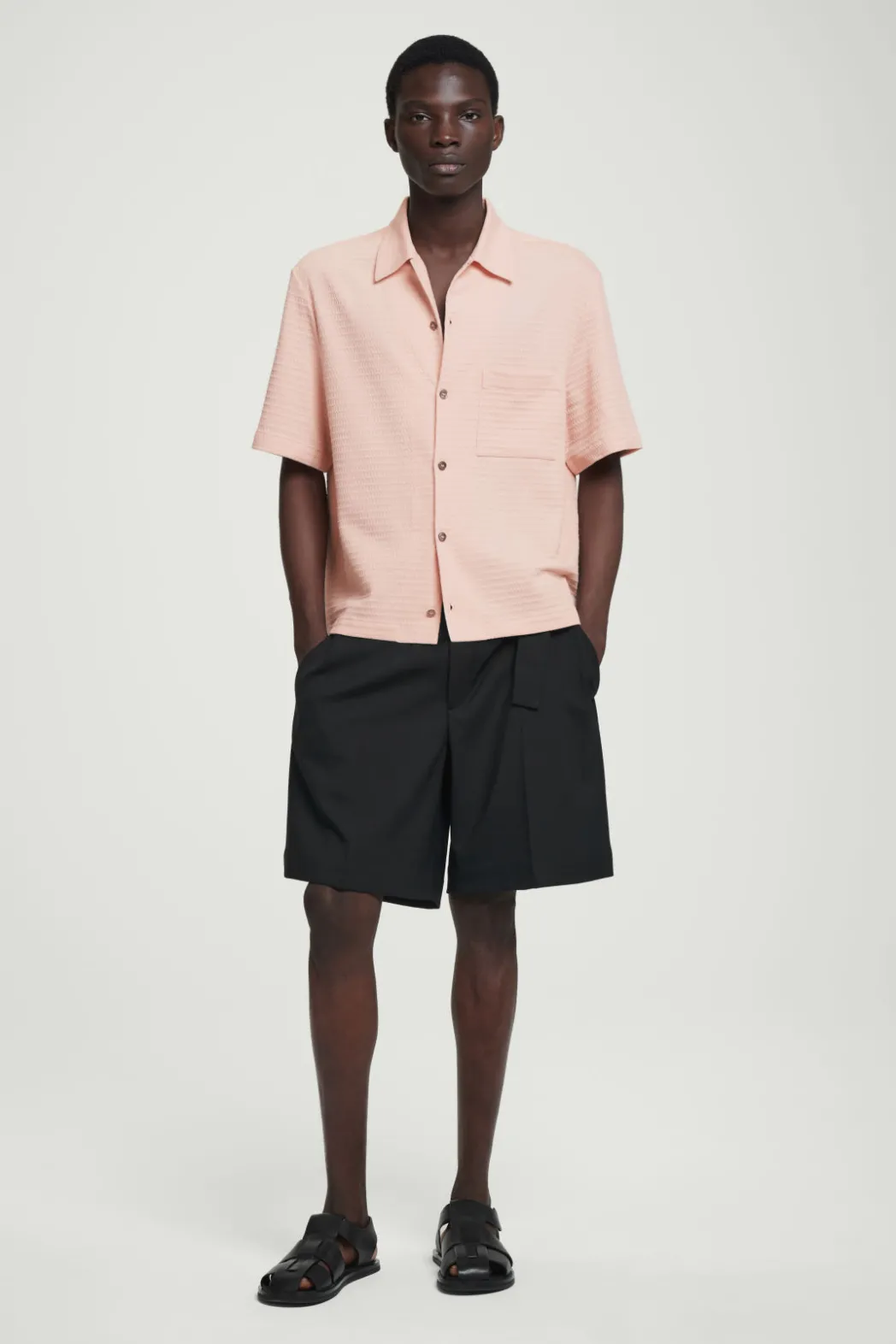 Clearance COS REGULAR SEERSUCKER COTTON SHORT-SLEEVED SHIRT PINK