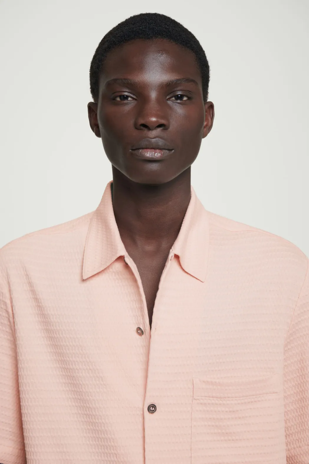 Clearance COS REGULAR SEERSUCKER COTTON SHORT-SLEEVED SHIRT PINK