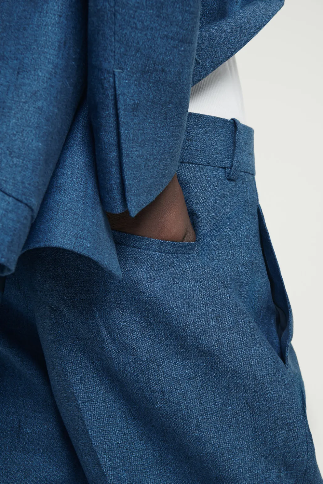 Clearance COS REGULAR TAILORED LINEN FLARED PANTS BLUE