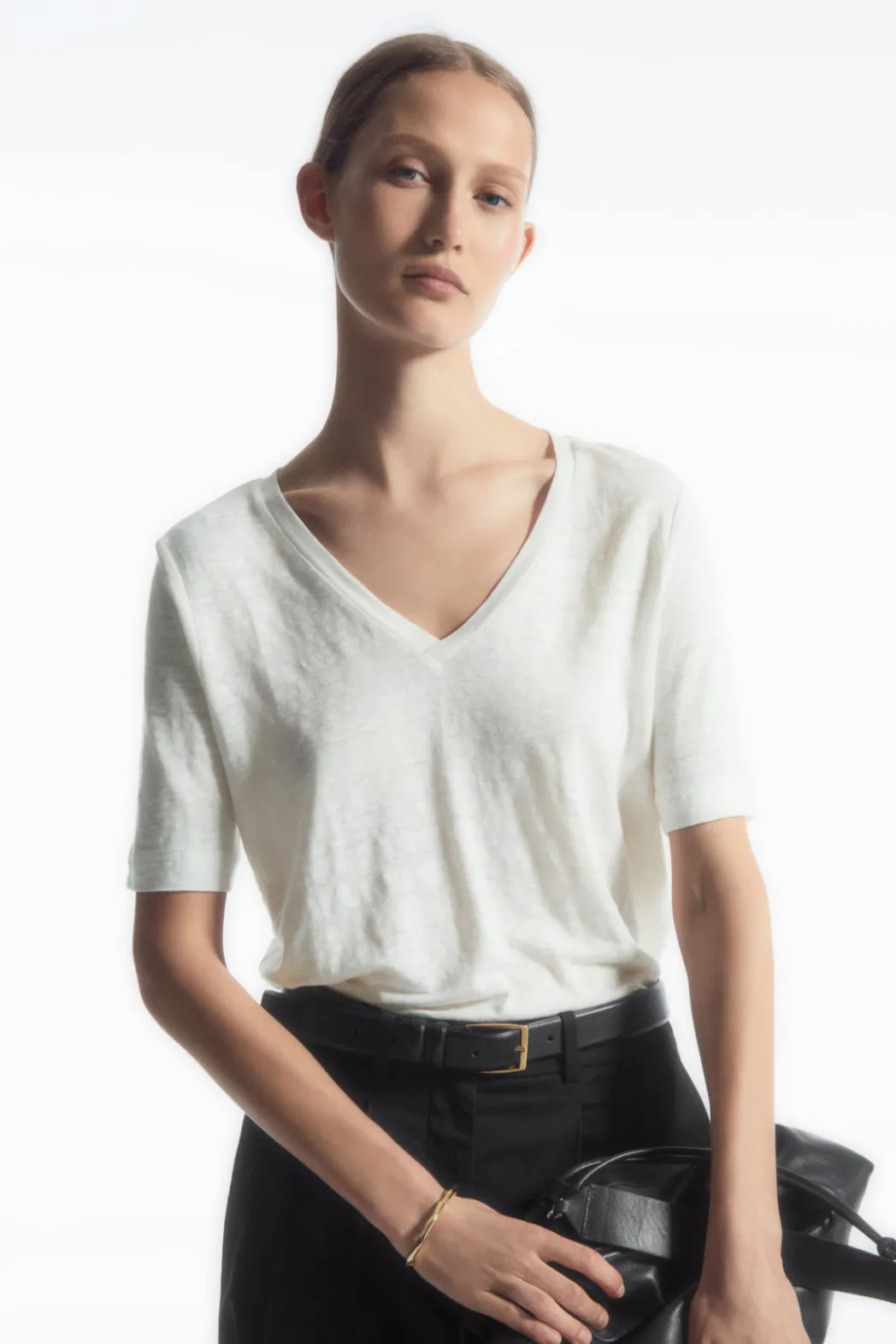 COS REGULAR V-NECK LINEN T-SHIRT WHITE