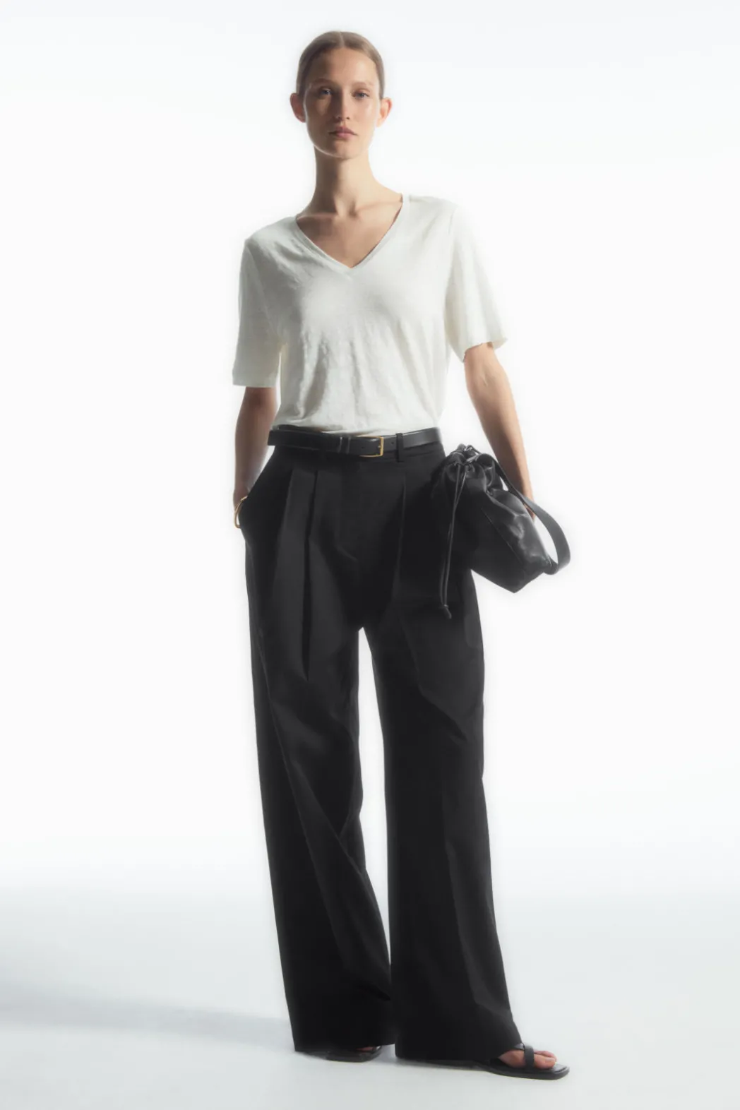 COS REGULAR V-NECK LINEN T-SHIRT WHITE