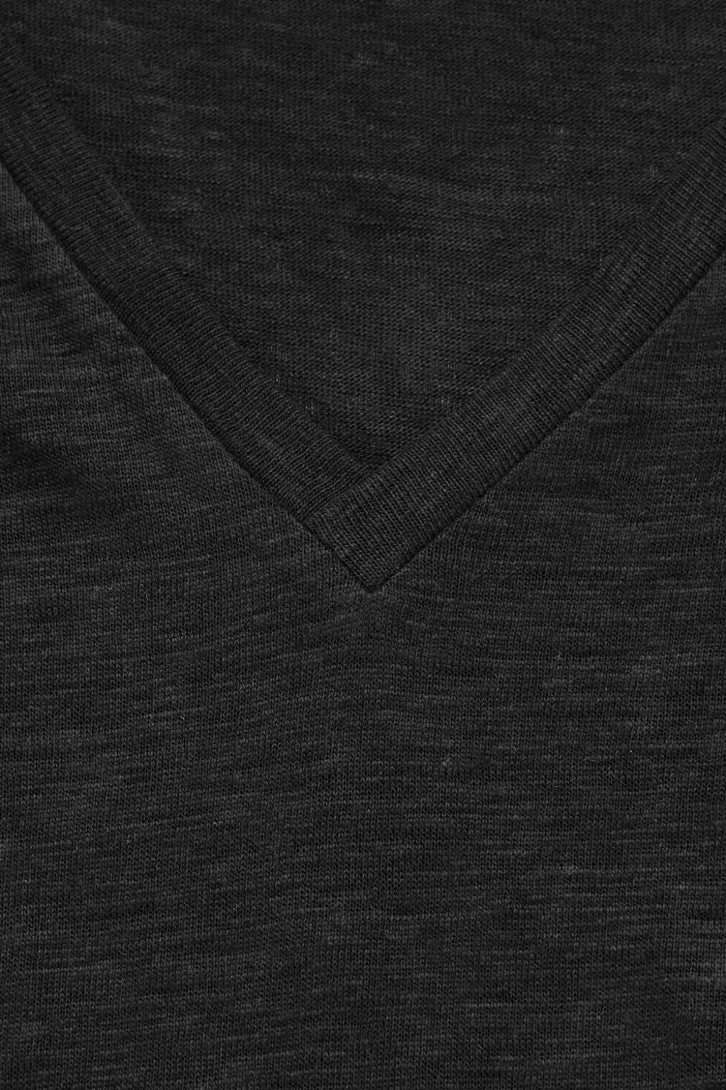 Clearance COS REGULAR V-NECK LINEN T-SHIRT BLACK
