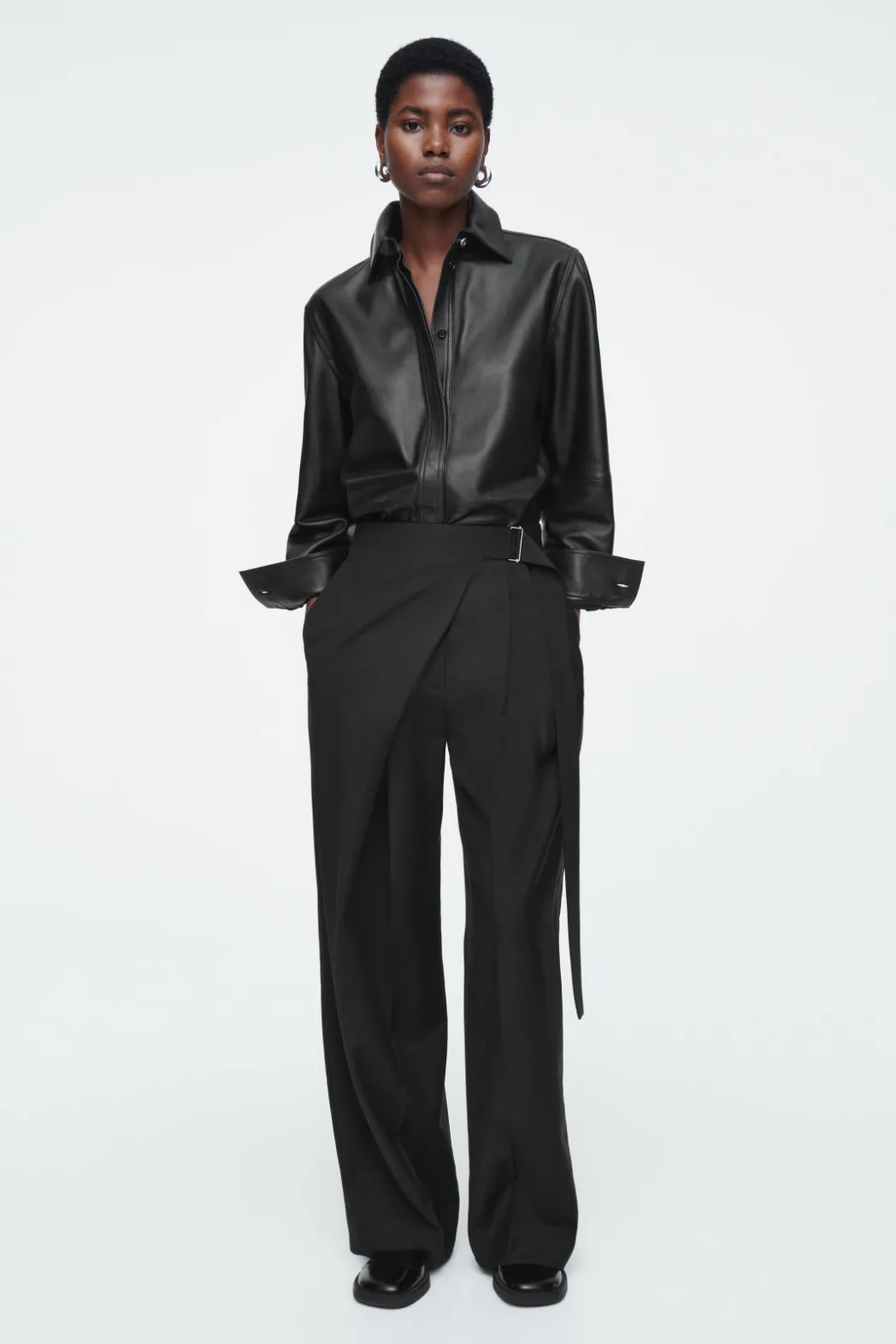 Outlet COS RELAXED BELTED WRAP-FRONT WOOL PANTS BLACK
