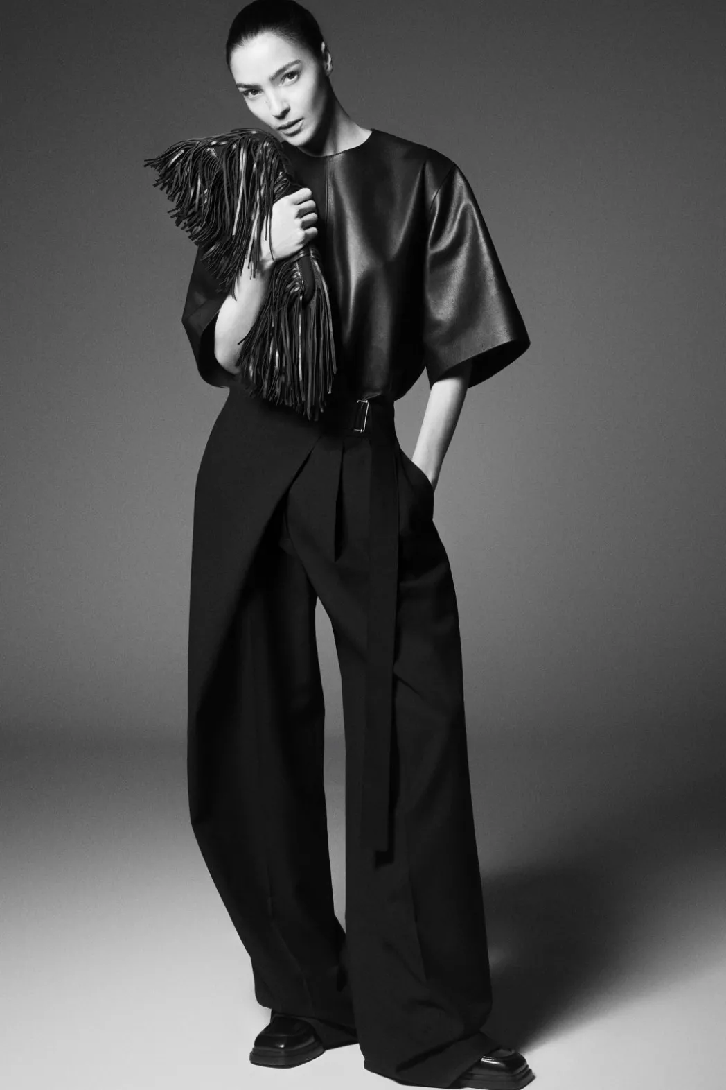 Outlet COS RELAXED BELTED WRAP-FRONT WOOL PANTS BLACK