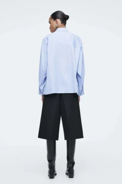 COS RELAXED DOUBLE-CUFF SHIRT LIGHT BLUE