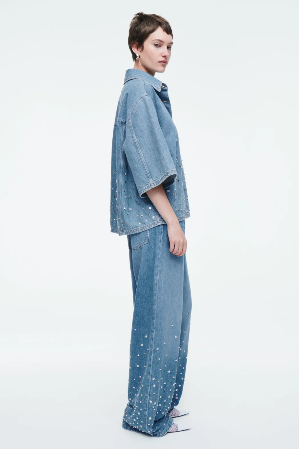 Clearance COS RELAXED EMBELLISHED DENIM SHIRT MID BLUE